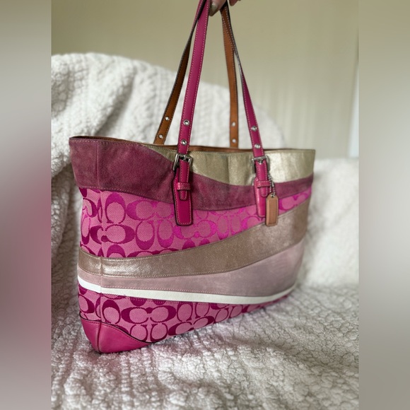 Rare Vintage Coach Pink Wave Limited Edition Patchwork Suede Large Gallery Tote - Picture 7 of 16